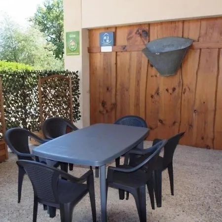 Vakantiehuis Saint-savin, 4 Pieces, 6 Personnes - Fr-1-440-132 Saint-Savin (Gironde)